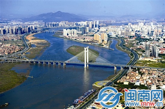 晉江大橋橫臥晉江江面