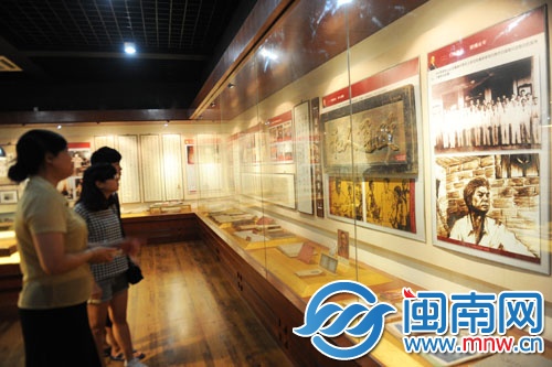 在黎大設有專門的陳列館，讓學生們學習這位僑界領袖