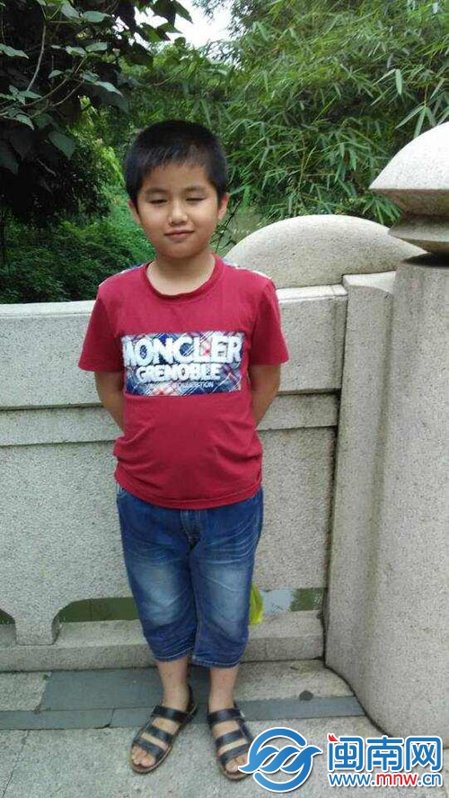 生病前,小少航是個肉乎乎的愛笑男孩